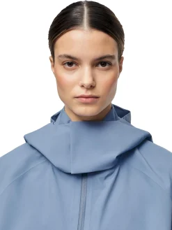 Blæst Voss Poncho Blue Hour Jakke Lyseblå