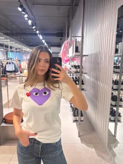 Comme des Garcons Play U T-shirt Red Emblem Knit T-shirt Hvit Og Lilla